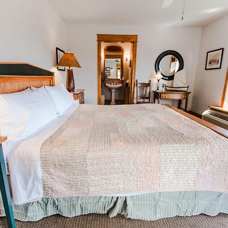 Roanoke Island Inn Manteo Room photo