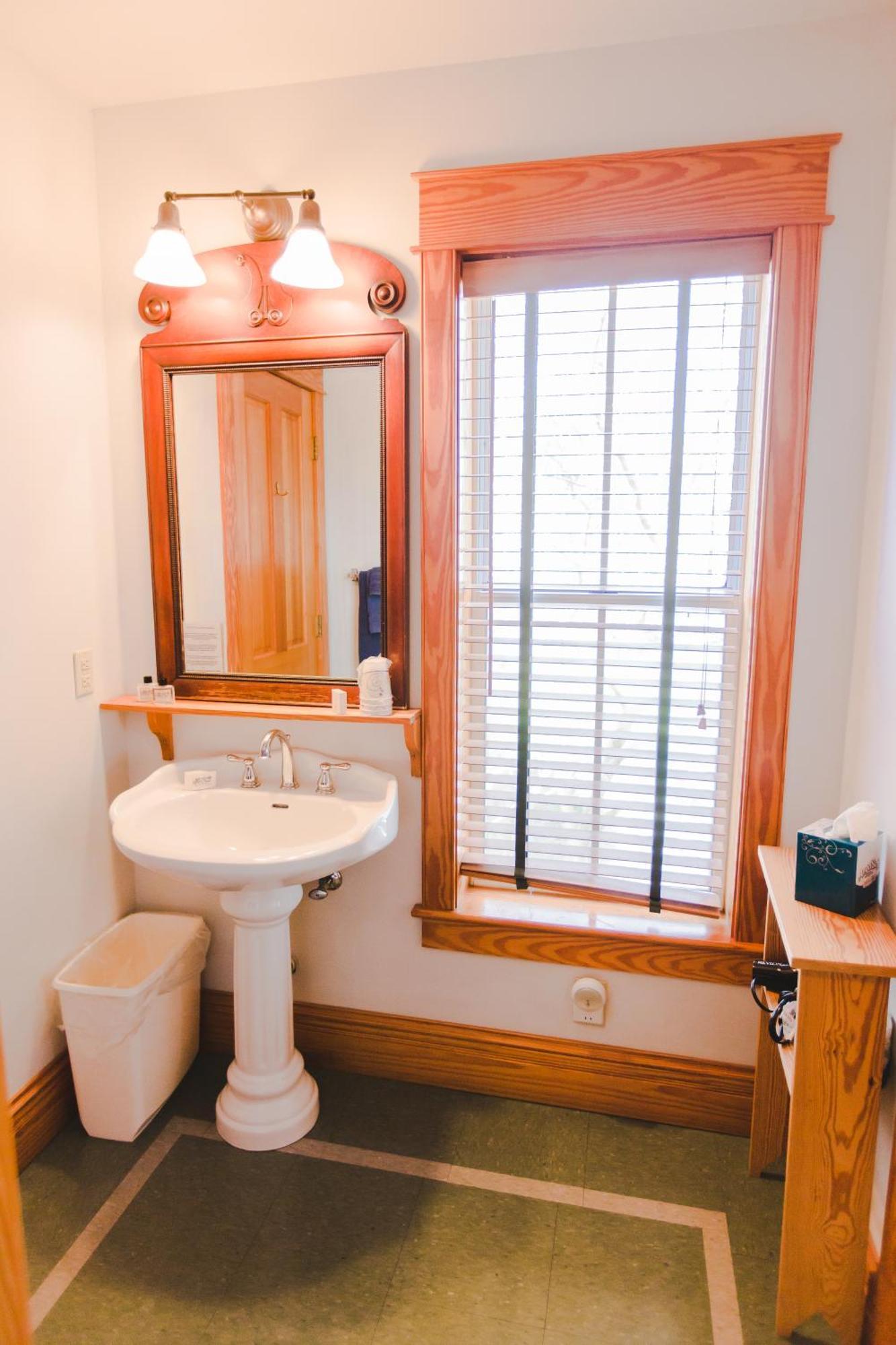 Roanoke Island Inn Manteo Room photo