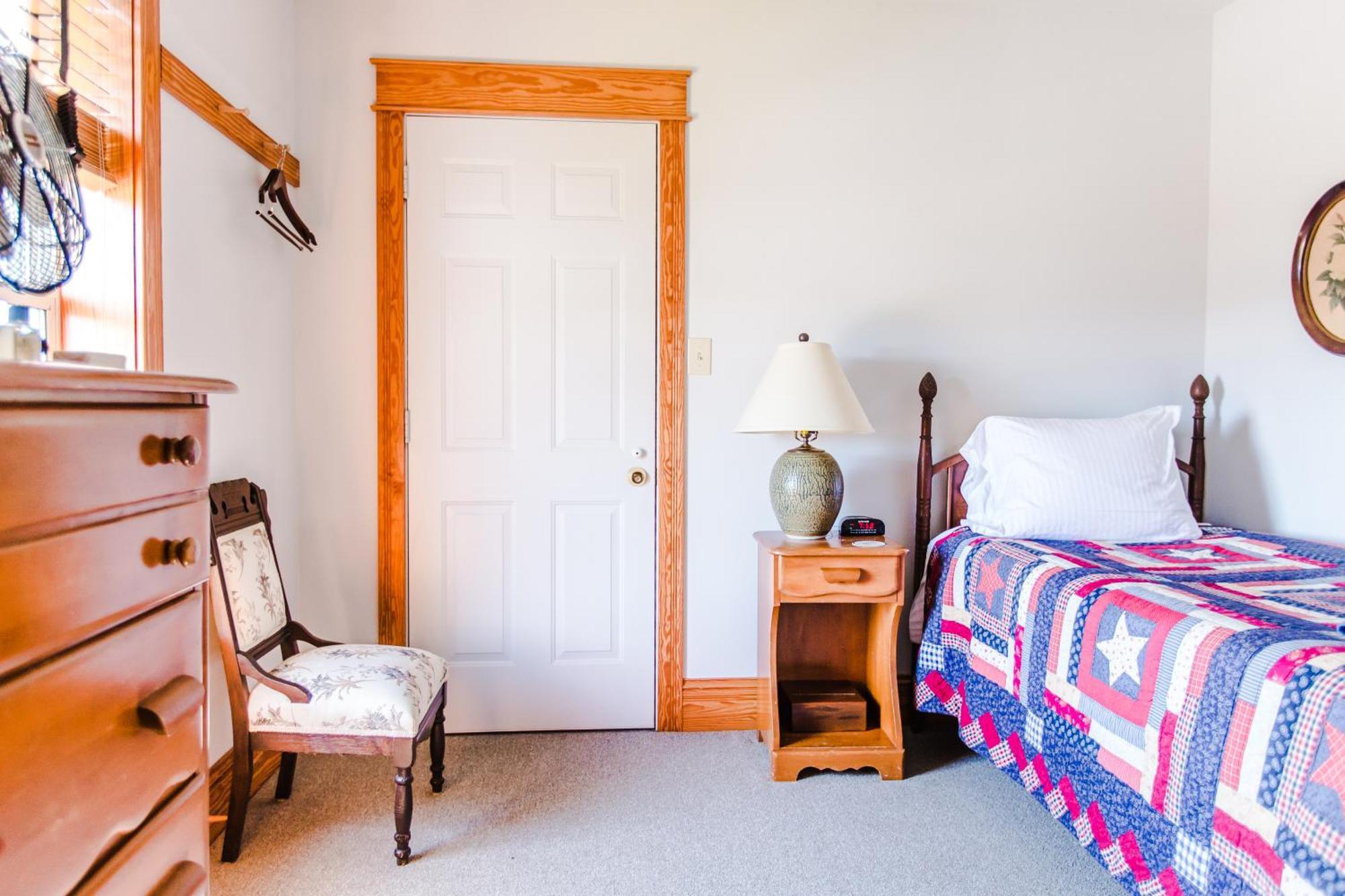 Roanoke Island Inn Manteo Room photo